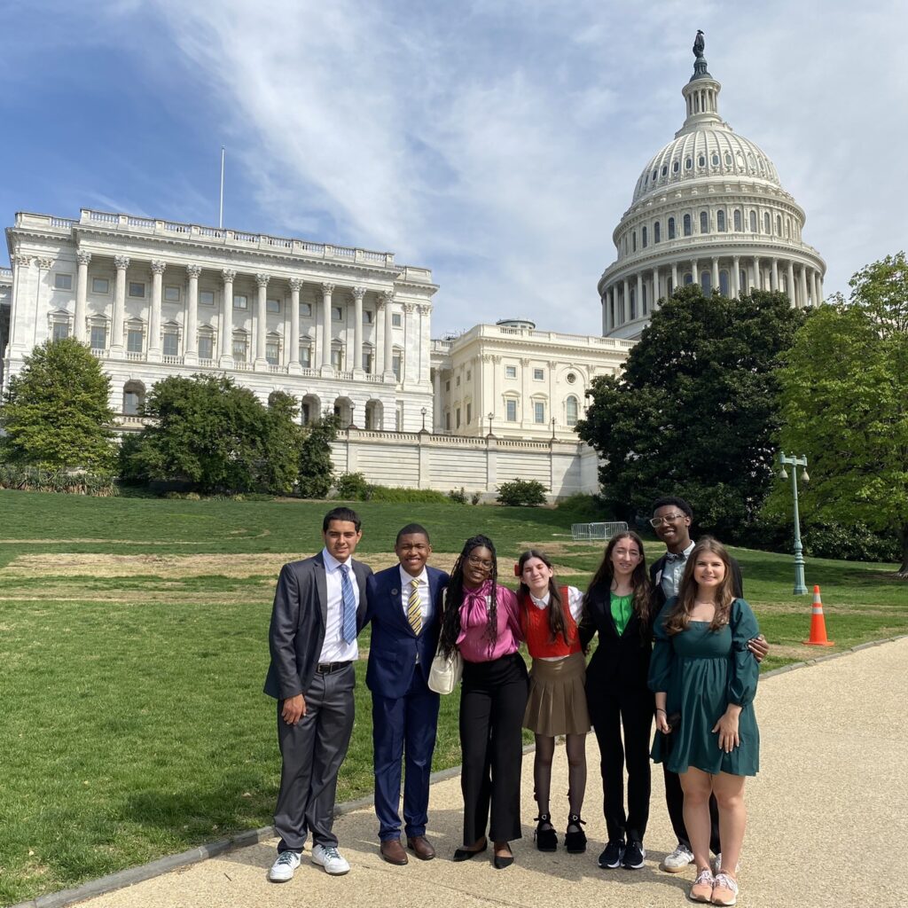 A group of 4-H'ers standing in front of the Capital building in Washington